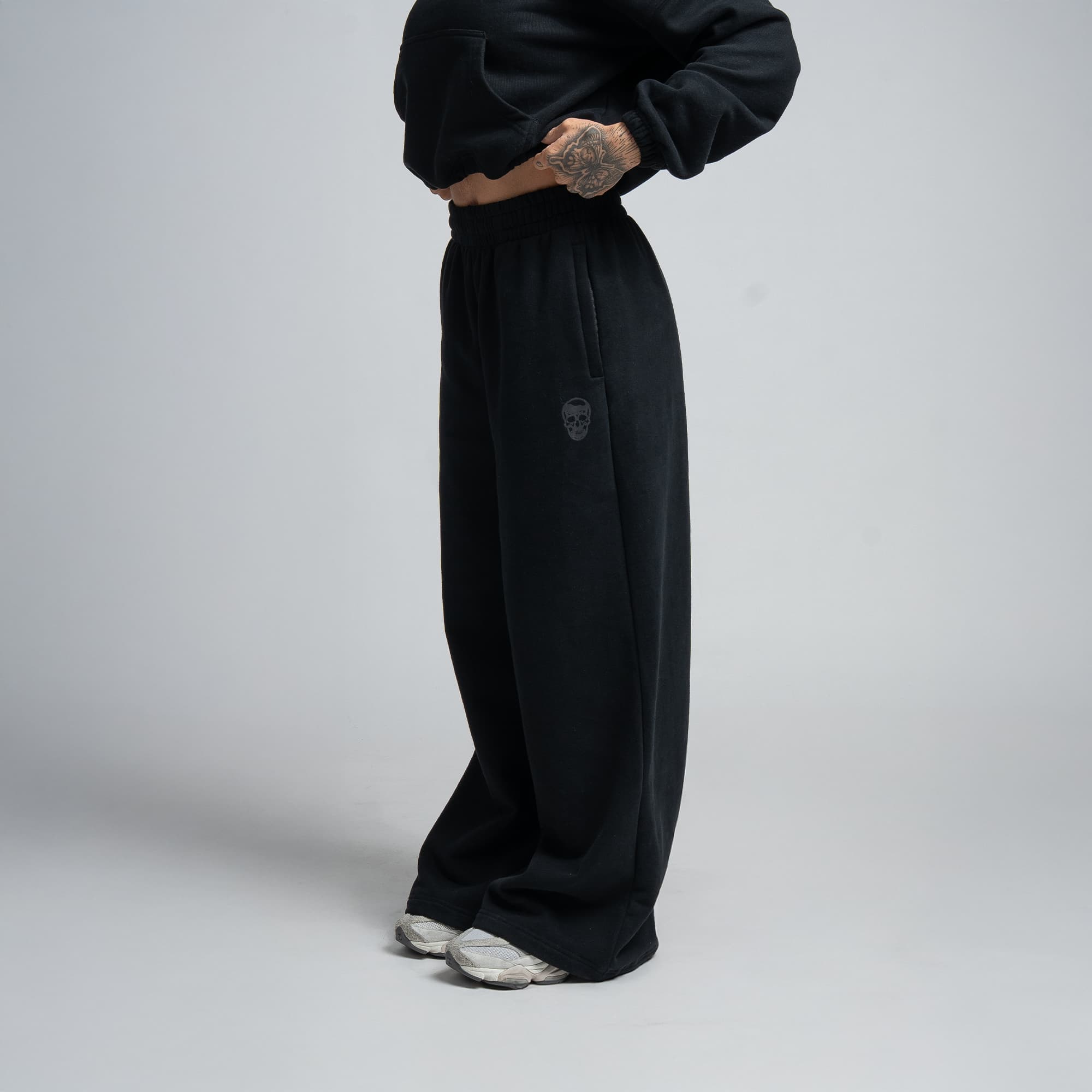 #Color_Black/Black